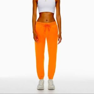 BRAND NEW ARITZIA SWEATS🧡